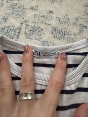 Zara White and Navy Striped Ribbed Crewneck Top